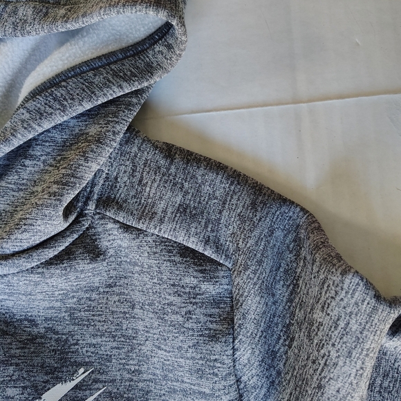 Nike Therma-Fit Hoodie Gray Youth Size XL Sweatshirt Thumb Holes Stain Repel - Picture 11 of 16